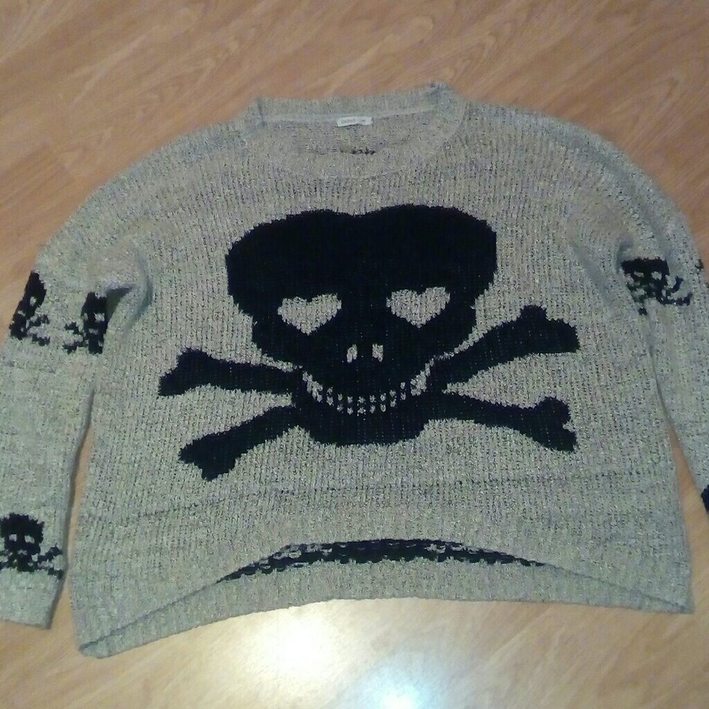EUC Skull Oversize Sweater Size S/M